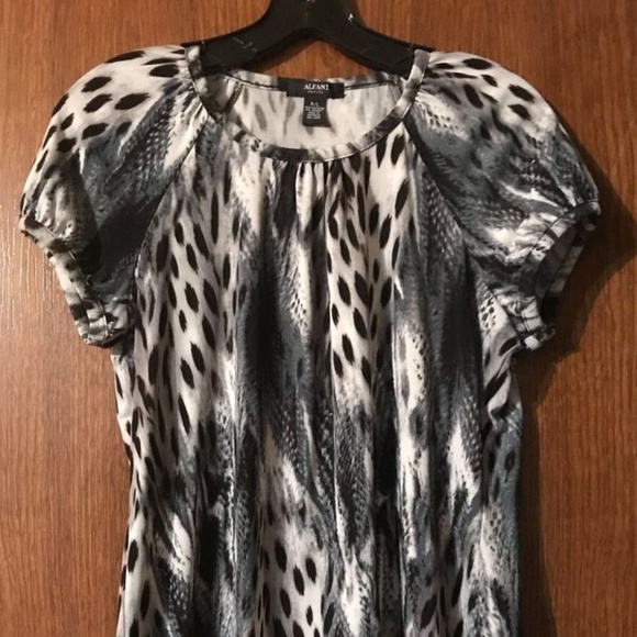 Top - Picture 1 of 1